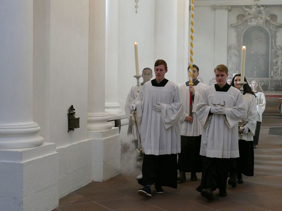 Aussendung der Sternsinger im Hohen Dom zu Fulda (Foto: Karl-Franz Thiede)